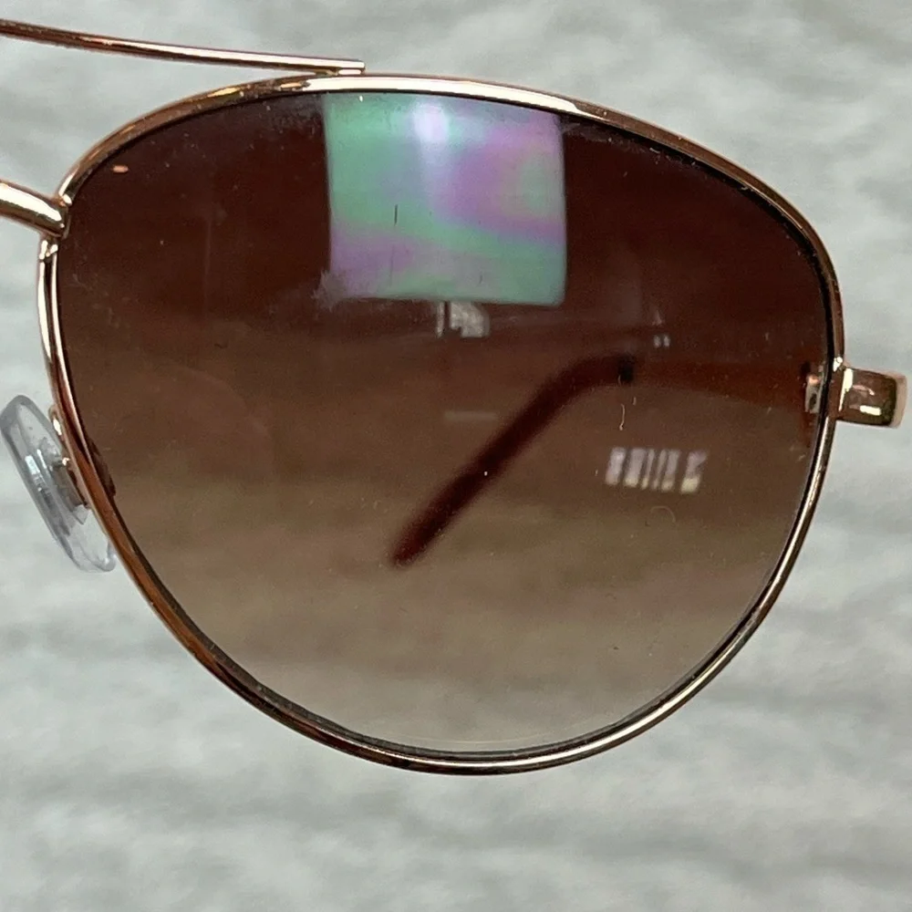 JUICY COUTURE Aviator Sunglasses with Hearts on ear piece Style 3166
